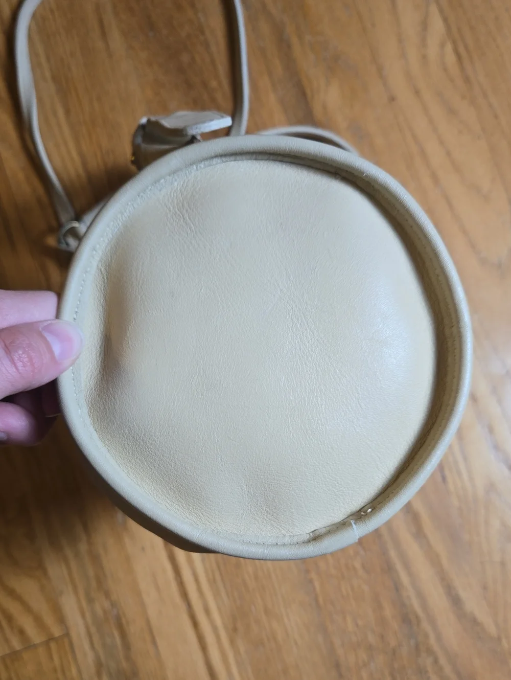 Vintage 90s Coach 9984 cream leather Bixby Sling crossbody backpack